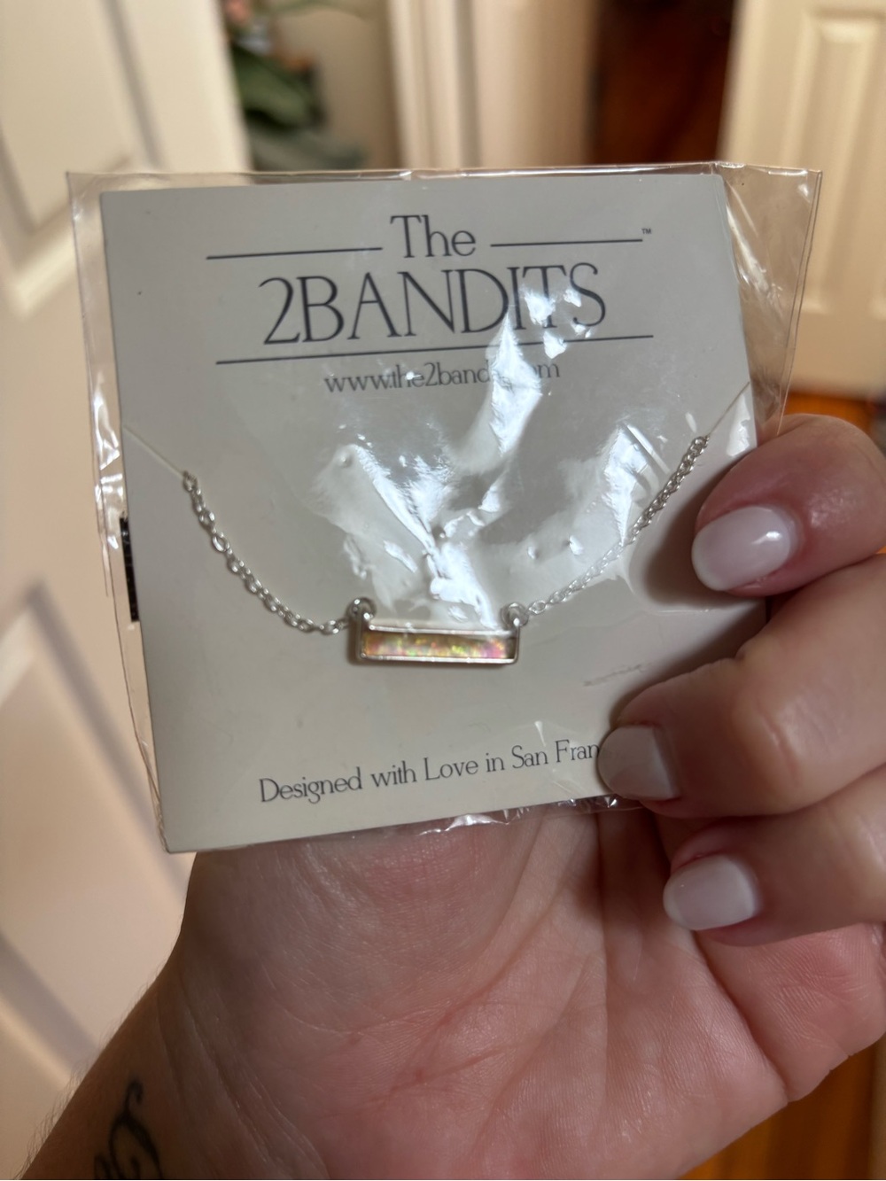 The 2bandits Iridescent Bar Necklace in White